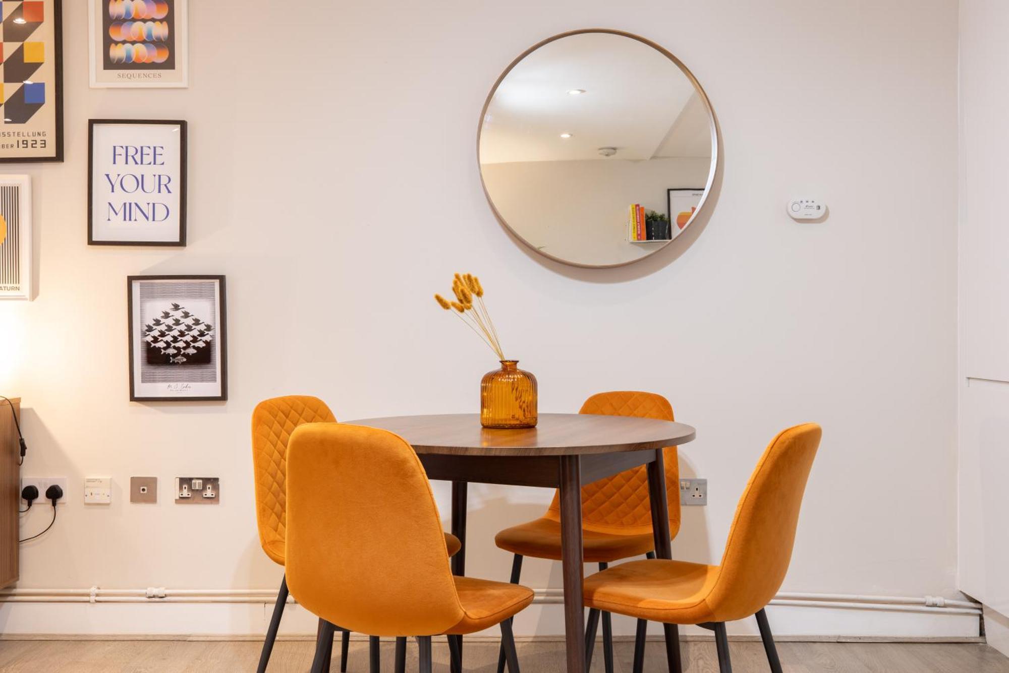 Charming Euston Apartment Londra Exterior foto